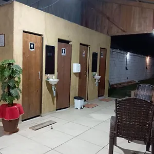 Casa de Férias Com Ar Condicionado E Area De Cozinha E Banheiro Compartilhado A 10 Minutos Do Parque Beto Carrero, Penha (Santa Catarina)